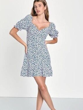 Gianni Bini Blue and White Floral Casual Dress